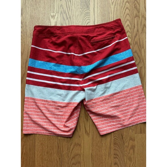 Old‎ Navy California Swimming Suit Trunks Men’s Size 38 Red Board Shorts - Picture 2 of 7